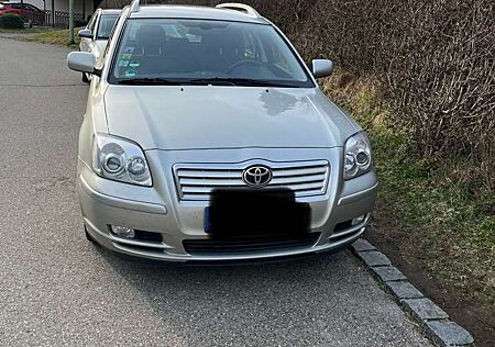 Toyota Avensis 1.8 VVT-i Combi