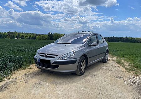 Peugeot 307 1.6 Klima, Navi, HiFi…