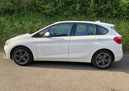 BMW 216d 216 Active Tourer PANO Sportsitze SHZ PDC Navi