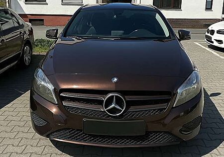 Mercedes-Benz A 200 (BlueEFFICIENCY)
