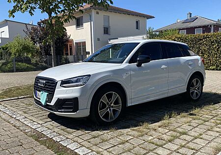 Audi Q2 35 TFSI S tronic line AHK 8fach Leder LED 150ps