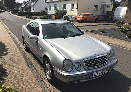 Mercedes-Benz CLK 230 Coupe Kompressor Elegance