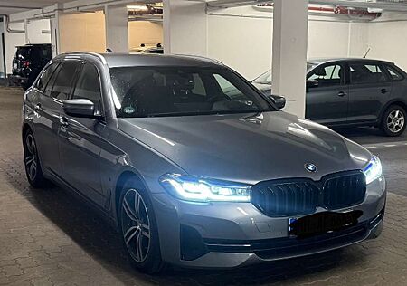BMW 530 Touring M Laser+HUD+AHK+ViRTUAL+SCHECkHE