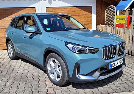 BMW iX1 xDrive30 AHK Premiumpaket