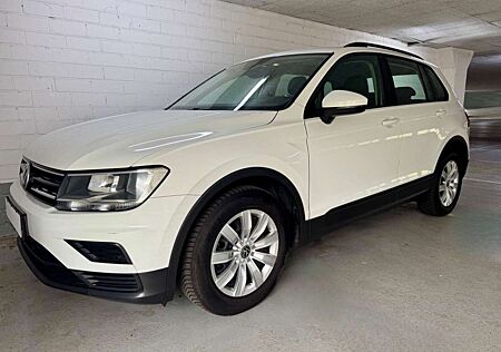 VW Tiguan Volkswagen 1.5 TSI Trendline BMT St-St 1 Besitz