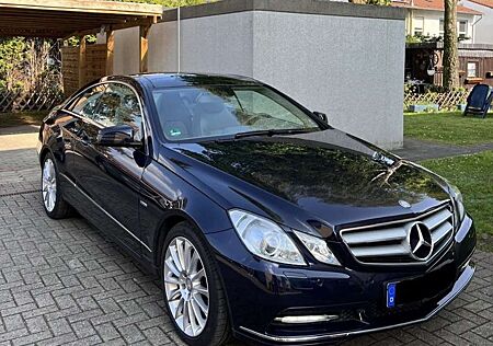 Mercedes-Benz E 350 CGI Coupe BlueEFFICIENCY 7G-TRONIC Elegance