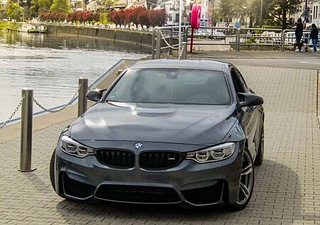 BMW M4 Coupe DKG