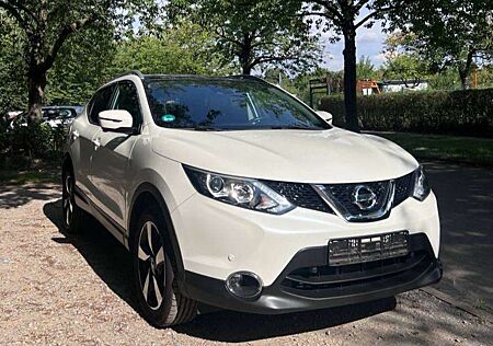 Nissan Qashqai 1.2 DIG-T Xtronic TEKNA /Automatik / Panoramadach