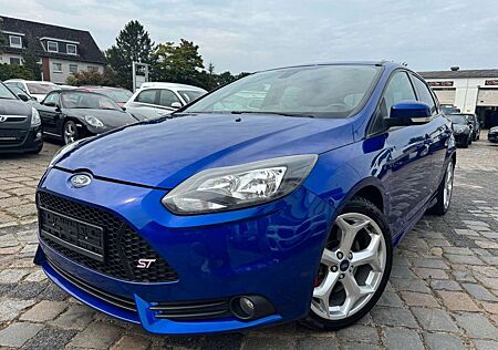 Ford Focus Lim. ST 2.0 *Recaro