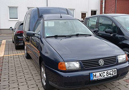 VW Caddy Volkswagen 1.6*5-SITZE*AHK*ALUFELGEN*SERVO*TÜV 5/2026