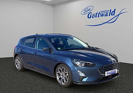 Ford Focus Titanium 1.0 EcoBoost LED PDC Navo RFK Winterpaket