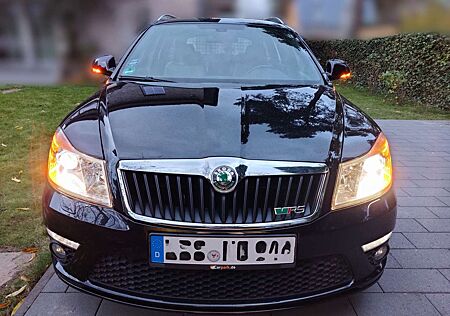 Skoda Octavia Combi RS TDI DSG | Premium, Scheckheft, Zubehör