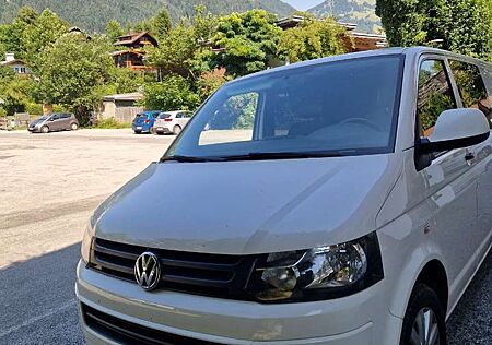 VW T5 Transporter Volkswagen Transporter T5 lang BiTDI ausgebaut