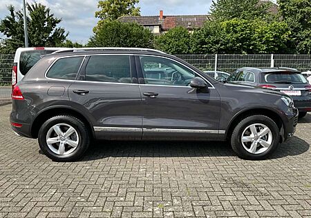 VW Touareg Volkswagen V6 TDI*Leder*Bi-Xenon*Navi*ALU*Funk*Sche