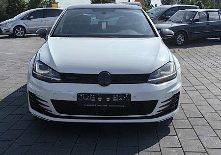 VW Golf Volkswagen 2.0 TDI DPF DSG GTD