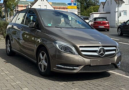 Mercedes-Benz B 200 (246.243)/PANO/TÜV-10.2026/