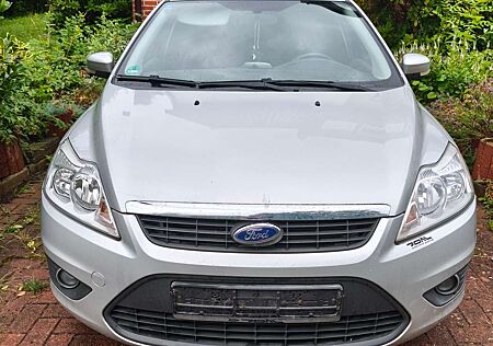 Ford Focus Schräghecklimousine Silber