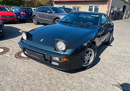 Porsche 944