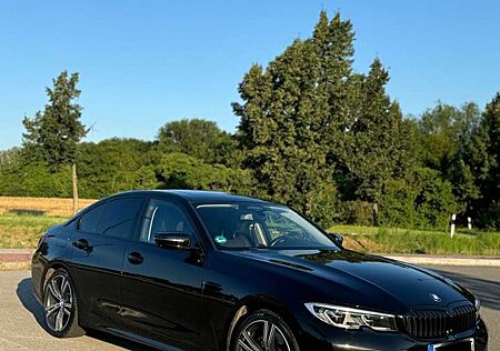BMW 330 i Sport HeadUp Harman/Kardon 360 Kamera