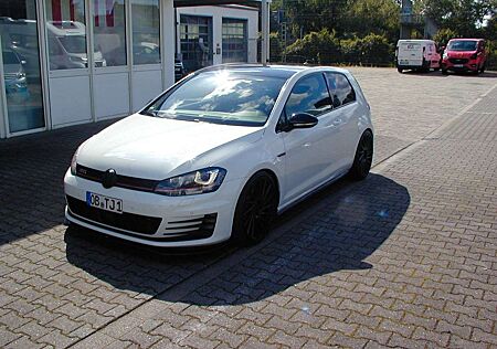 VW Golf Volkswagen 2.0 TSI DSG GTI Performance Leder Radar