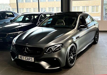 Mercedes-Benz E 63 AMG AMG E63 4M+PERFORMANCE-SITZ+CARBON+PANORAMA+VOLL