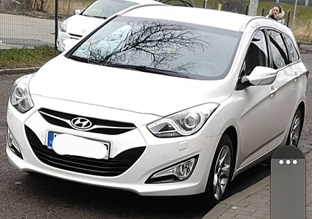 Hyundai i40 i40cw 1.6 Fifa World Cup Edition Silver Paket