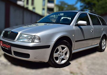 Skoda Octavia Combi Tour,1.6/102 PS,Schiebedach,Tempom
