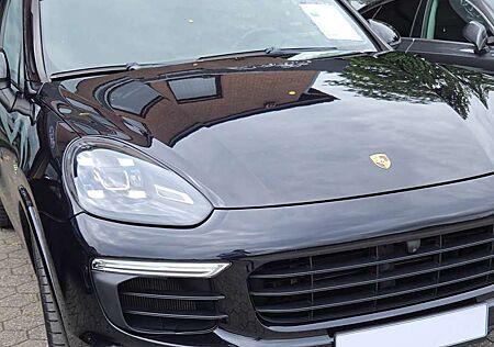 Porsche Cayenne S E-Hybrid Platinum Edition