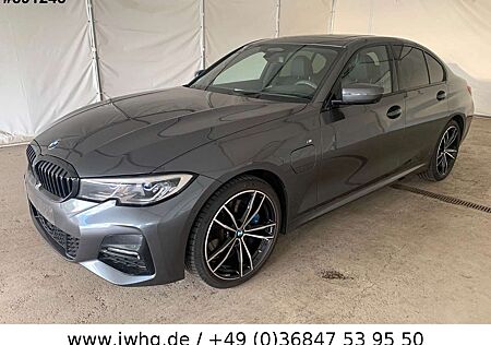 BMW 330 e M Sport+DrivingProf+HeadUp+19"+Glasd+360++