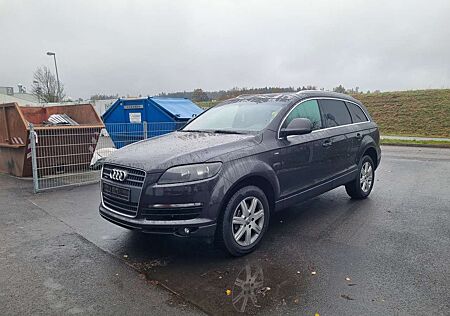 Audi Q7 3.0 TDI quattro_7 Sitzer_TÜV NEU 10/2026_Pano