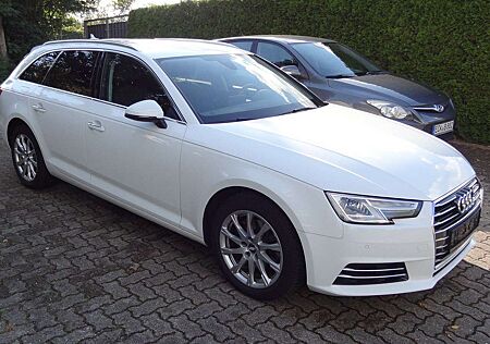 Audi A4 Avant 35 TFSI Design AHK Xenon Navi