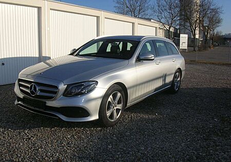 Mercedes-Benz E 220 d T - Navi-AHK-Klima-Kamera-PDC..