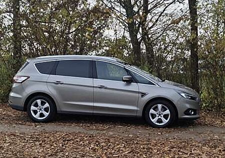 Ford S-Max 2.0 TDCi Bi-Turbo Aut. Titanium mit Handgas