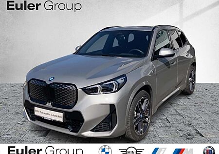 BMW iX1 xDrive 30 Sportpaket HUD AD El. Panodach Panorama