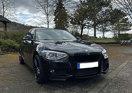 BMW 118 1er BMW 118i M-Paket schwarz 170 PS Benziner