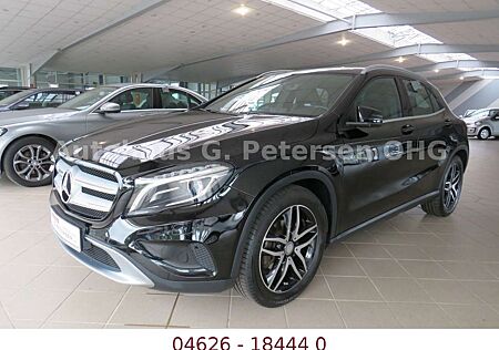 Mercedes-Benz GLA 200 *6-Gang*BI Xenon*AHK*Navi*Panorama*