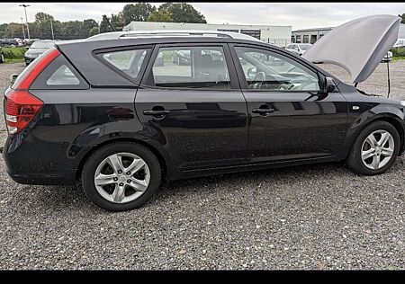 Kia Cee'd Ceed / 1.6 CRDi 115 Edition 7