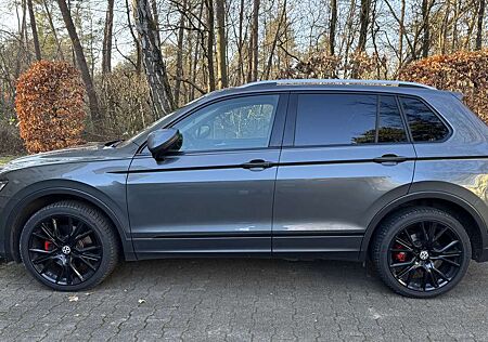 VW Tiguan Volkswagen Highline DSG 4Motion 240PS Diesel Scheckheft