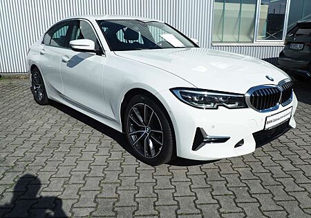 BMW 320 i Aut. Luxury Line*ACC*Kamera*HiFi*Sportsitze*