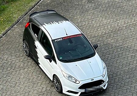 Ford Fiesta 1.6 EcoBoost mit Leder-Sport-Paket ST