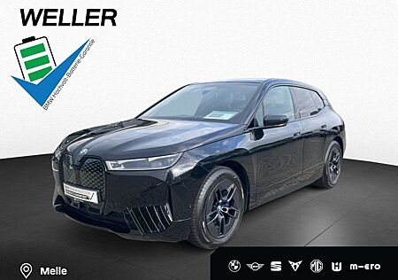 BMW iX xDri 40 HUD PANO AHK DAPro SurrView Laser Navi