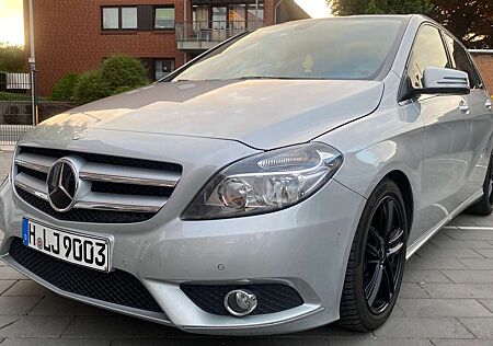 Mercedes-Benz B 200 (BlueEFFICIENCY)