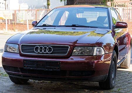 Audi A4 1.6