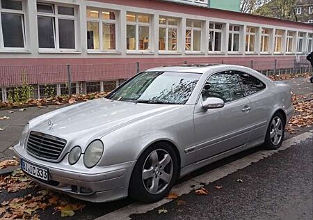 Mercedes-Benz CLK 320