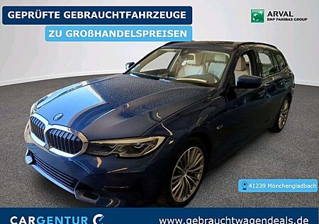 BMW 330 e Sport Line Inno AHK Pano S-Dach HuD