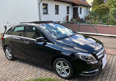 Mercedes-Benz B 180 B-Klasse (BlueEFFICIENCY) 7G-DCT