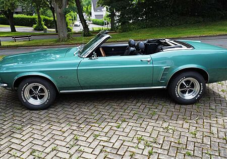 Ford Mustang 302 cui