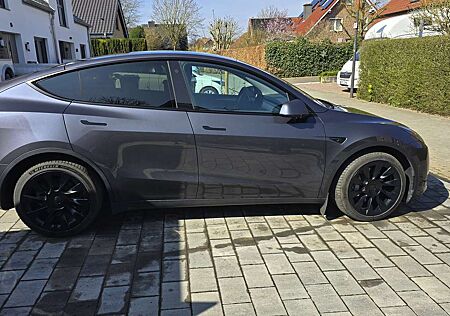 Tesla Model Y Long Range / DualMotor+AHK+20' Induction