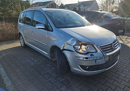 VW Touran Volkswagen Diesel 2.0 TDI Trendline 7xSitze;Bi-Xenon;ROSTFREI;TÜV 07/26