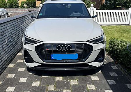 Audi e-tron S quattro